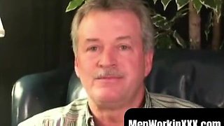 MenWorkinXXX.com - Old hunk does solo conversation and jerks on web cam heavily