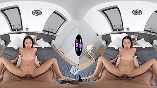 Alyssa's bouncy booty in VR HD porn