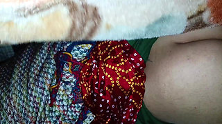 Today, brother-in-law romances his sister-in-law in a blanket, sobbing is taking my love.