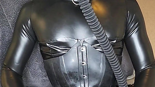 Pumping my little clittly yet again in latex