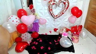 One of the Best Bodies in the Cam Business but she s boring af