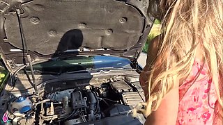 Stranger Caught Big Ass Girl With Car Breakdown And Helping Fix It For Deep Anal Sex