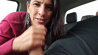 Amateur MILF Kel Abate Blowjob in Car - Brazilian Homemade Cuckold