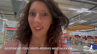 🇫🇷Misschaudexxx, exhibited in a supermarket