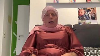 Fatima cumming on couch