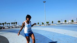 Skateboarding fail of big ass Thai MILF