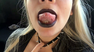 Im in the Car Honking the Horn with My Big Ass My Tits and My Hands Im Masturbating While Doing It and Showing off